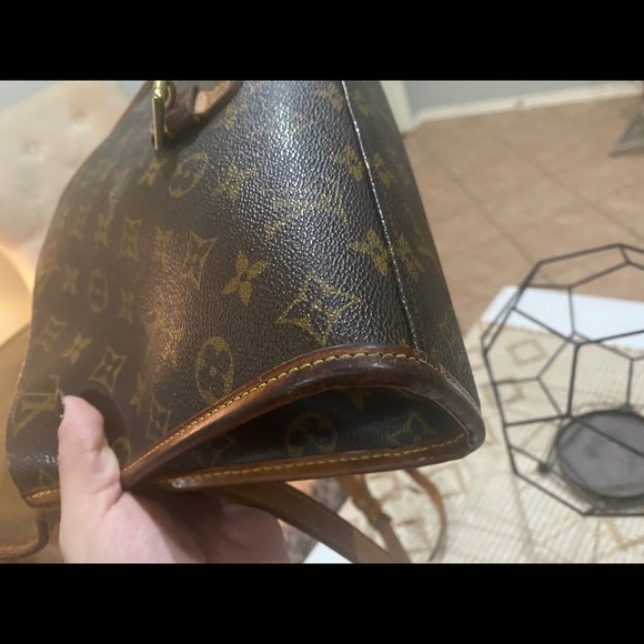 Louis Vuitton Vintage Crossbody - Picture 5 of 7
